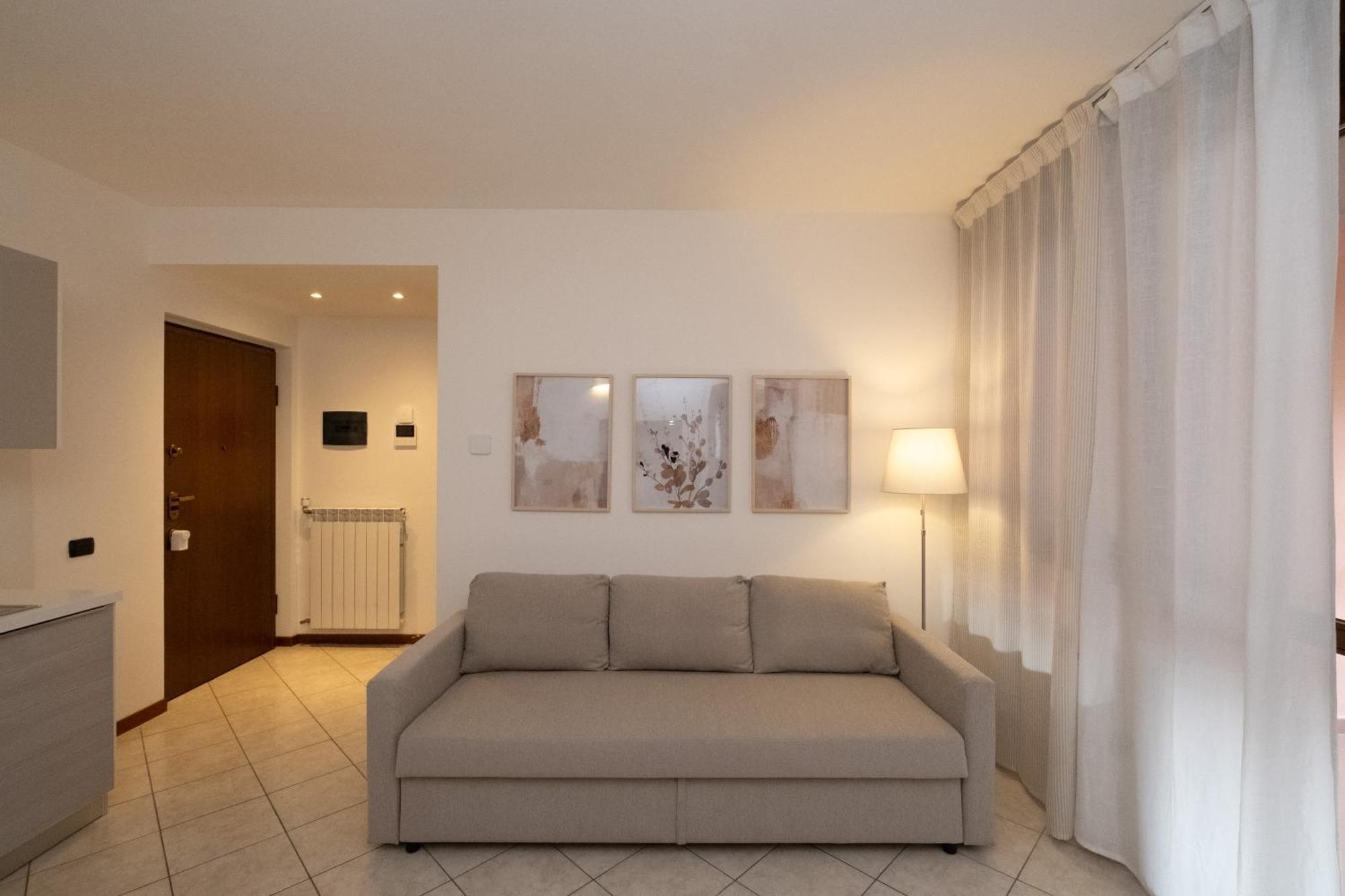 Bilocale A Lainate Lainhouse Apartment Екстериор снимка