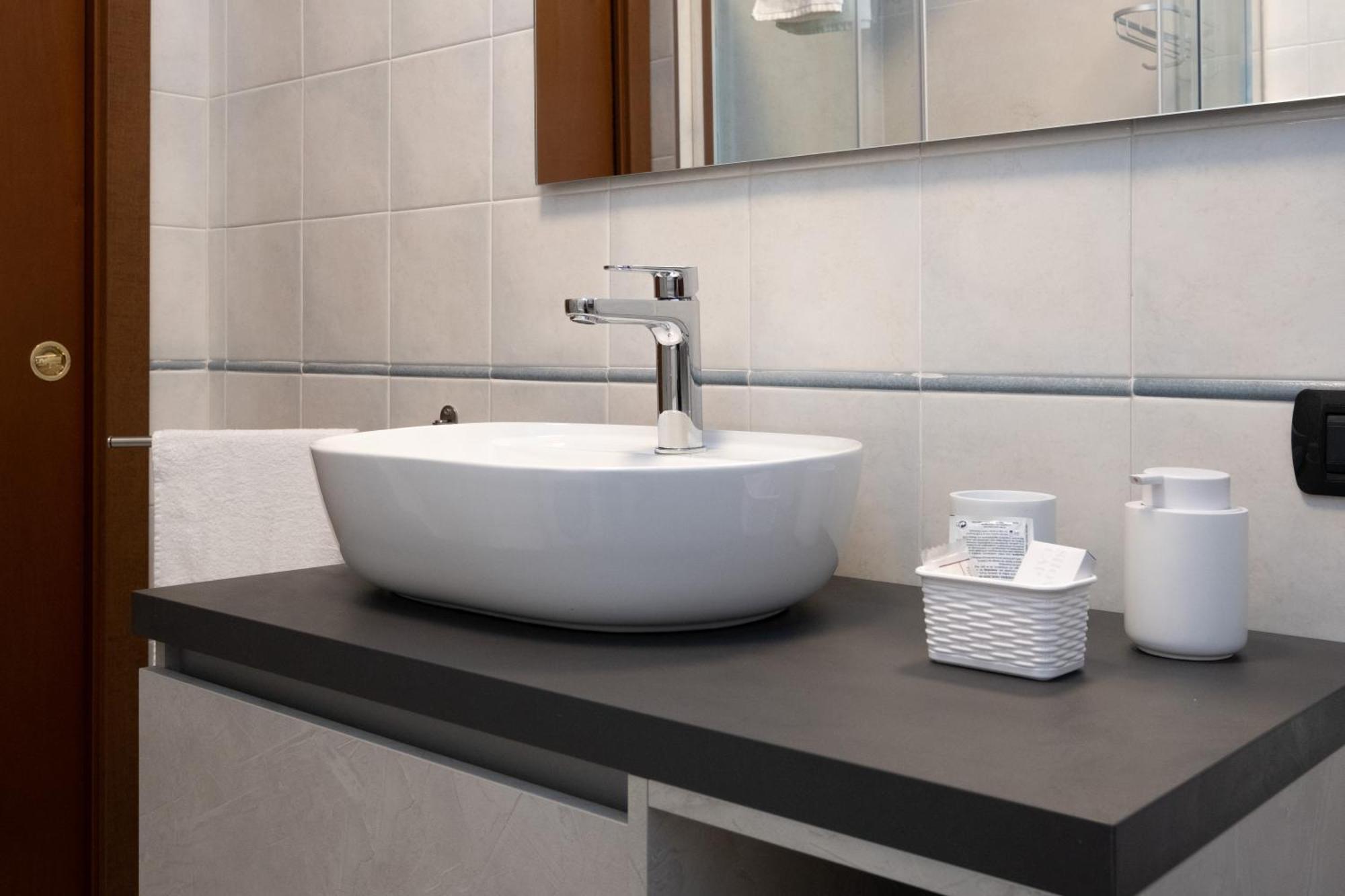 Bilocale A Lainate Lainhouse Apartment Екстериор снимка